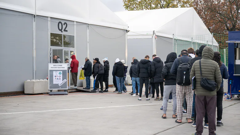 Migration und Sozialstaat in Deutschland: Eine umstrittene Kosten-Nutzen-Debatte